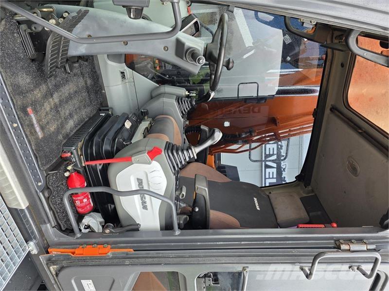 Doosan DX170W-5 Mobilbagger