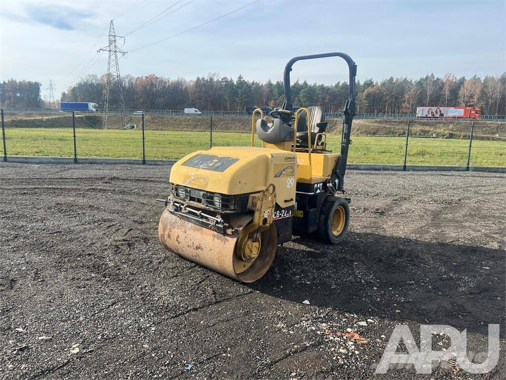 CAT CB-225E Tandemwalzen