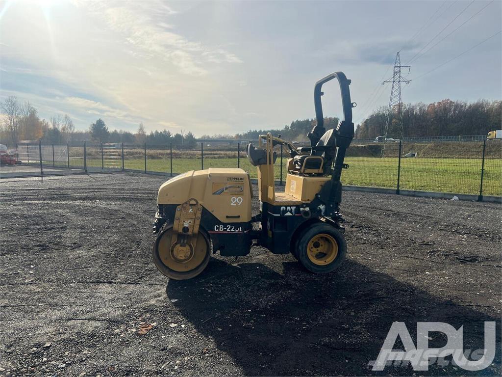 CAT CB-225E Tandemwalzen