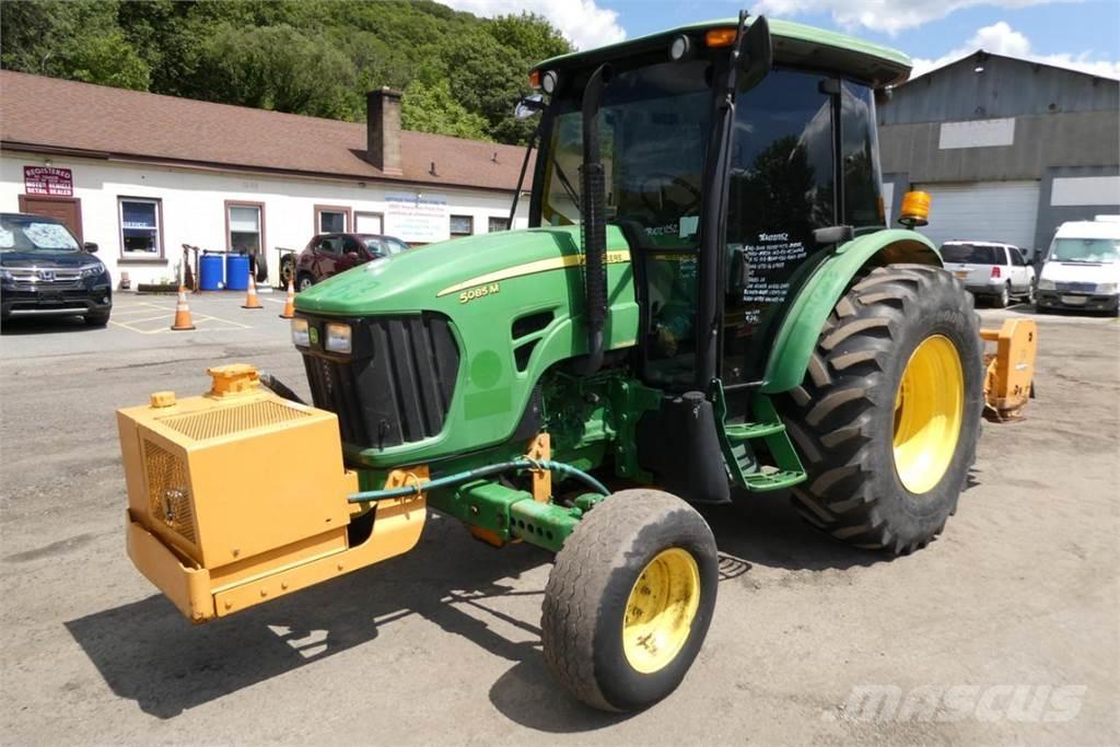 John Deere 5085M Traktoren