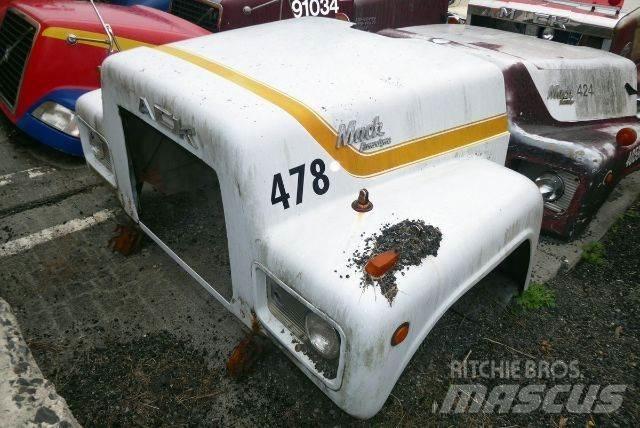 Mack R690T Transport Sonstige