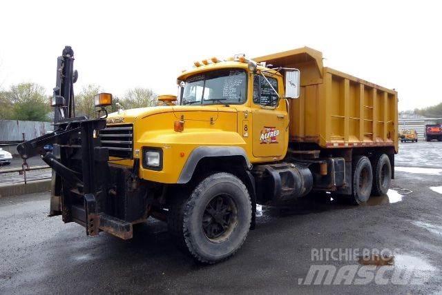 Mack RD690S Kipper