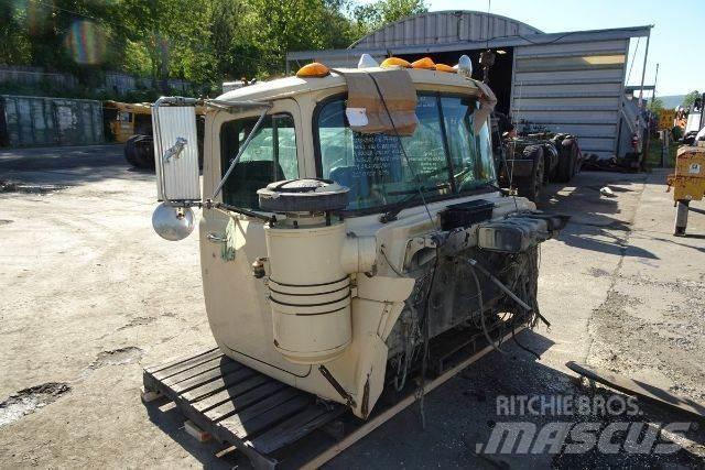 Mack RD690S Kabinen