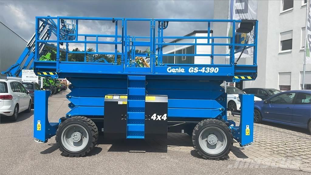 Genie GS-4390RT Scheren-Arbeitsbühnen