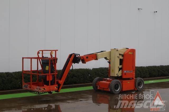 JLG E300AJP Gelenkteleskoparbeitsbühnen