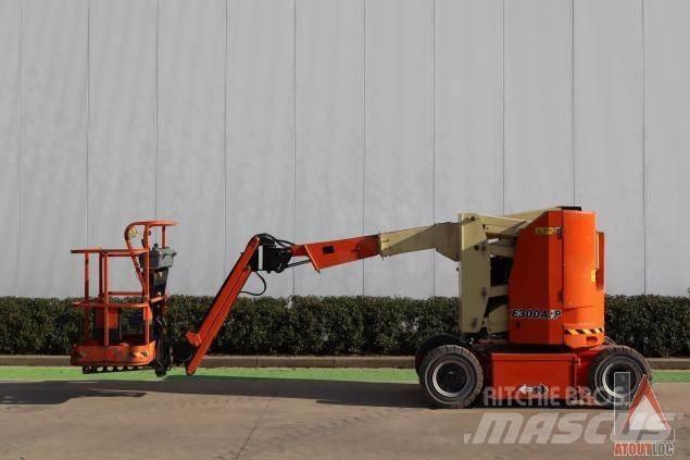 JLG E300AJP Gelenkteleskoparbeitsbühnen