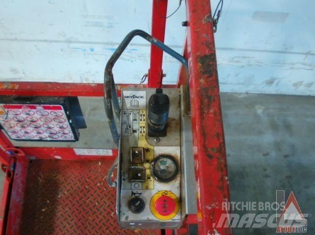 SkyJack SJ3219 Gelenkteleskoparbeitsbühnen