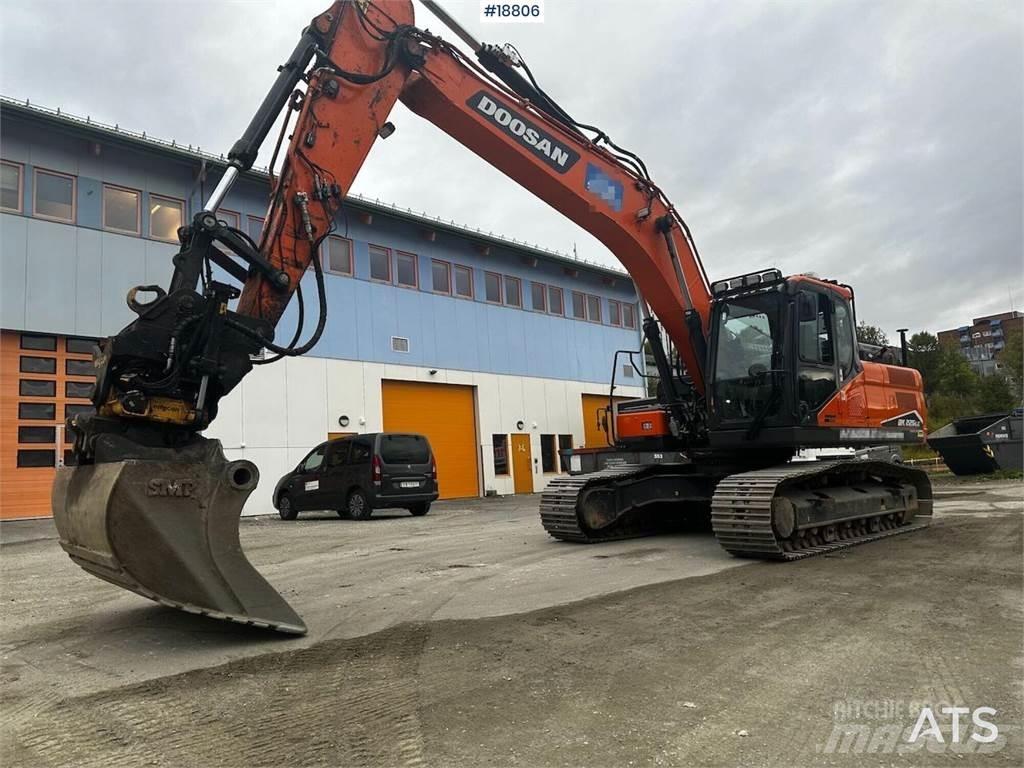 Doosan DX225LC Raupenbagger
