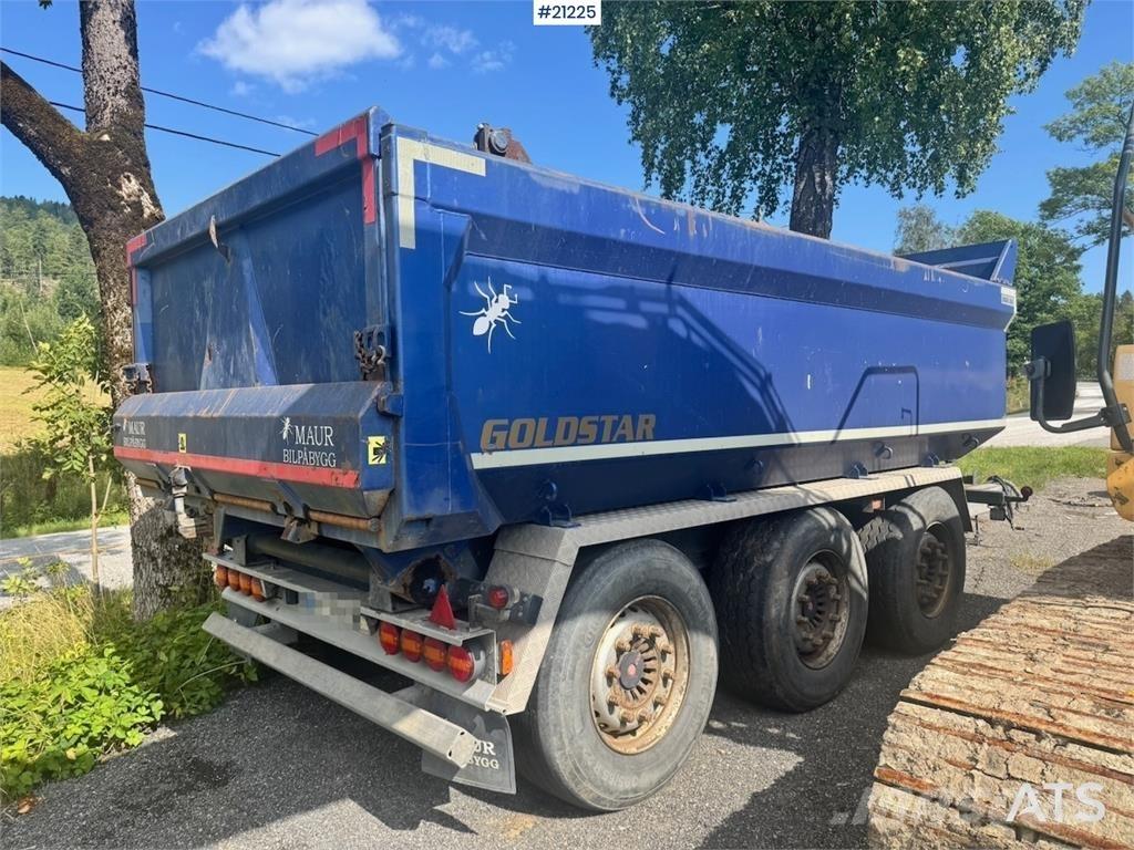 Maur Trailer. Kipper