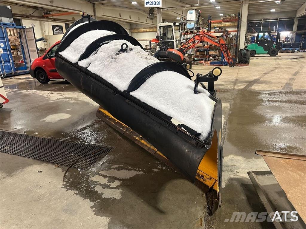 Tellefsdal D-plow Pflüge