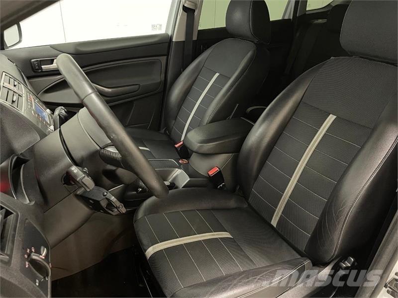 Ford Kuga PKWs