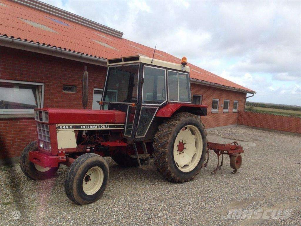 Case IH 844 Sonstige Landmaschinen