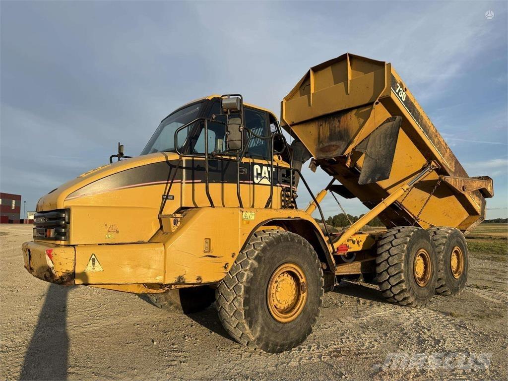 CAT 730 Dumper - Knickgelenk