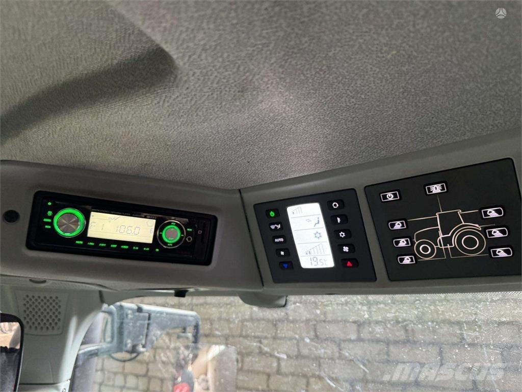 CLAAS Axion 870 Traktoren