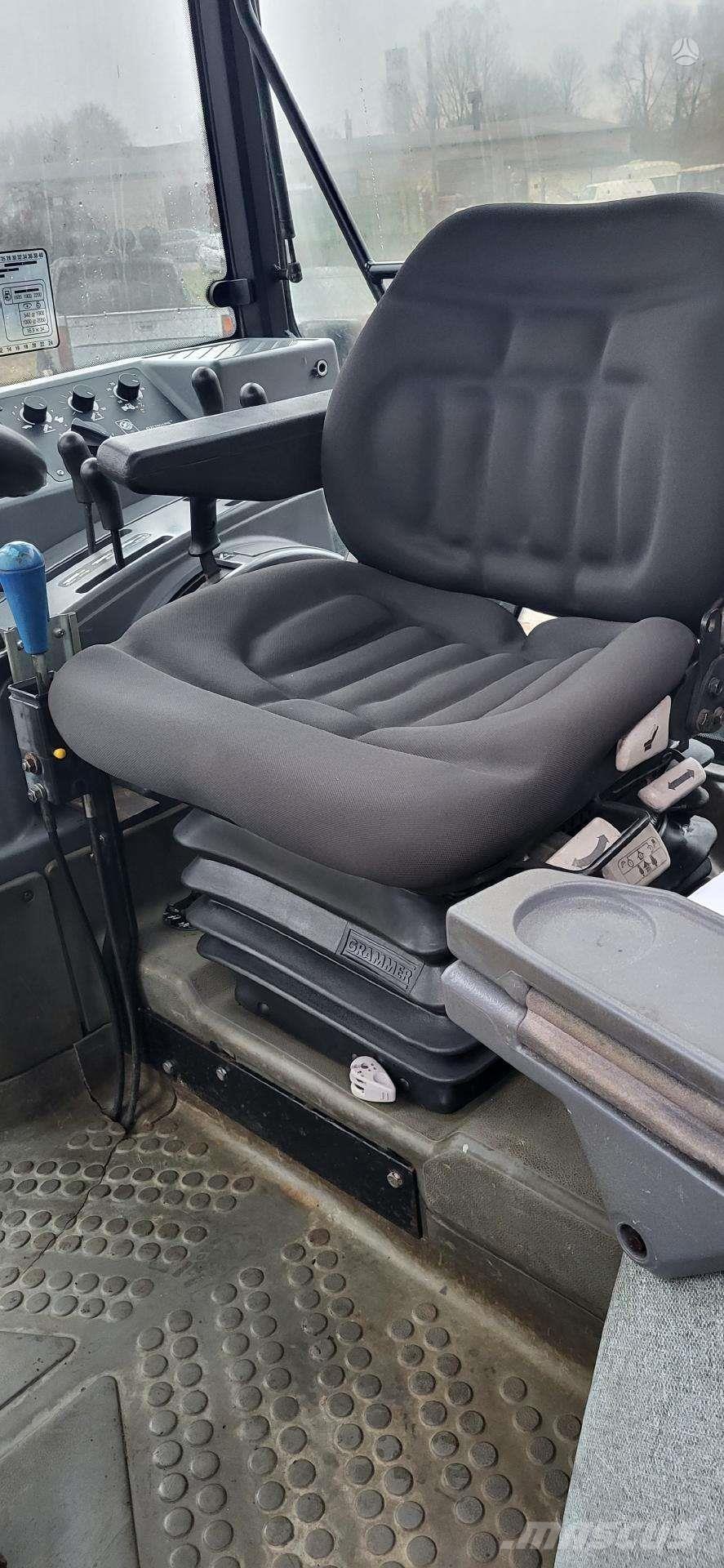 New Holland 7740 Traktoren