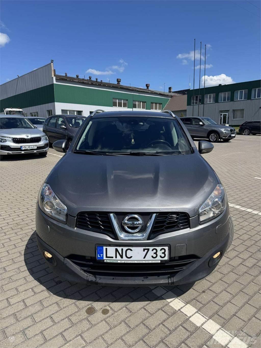 Nissan  PKWs