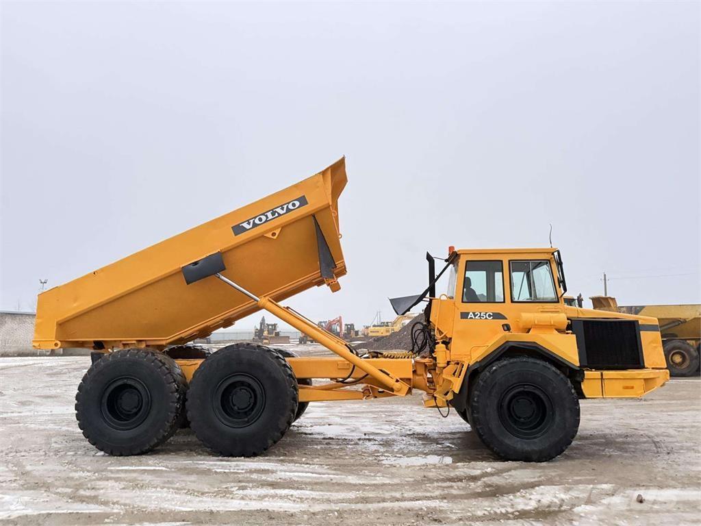 Volvo A25C Dumper - Knickgelenk