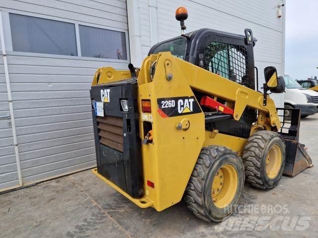 CAT 226D Kompaktlader