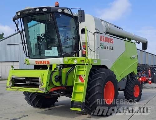 CLAAS Tucano 440 Mähdrescher