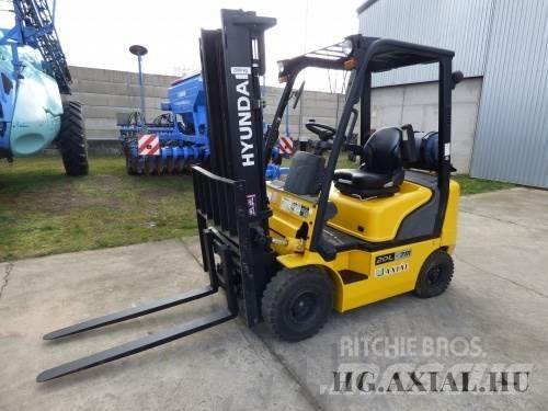 Hyundai 20L-7M Sonstige Landmaschinen