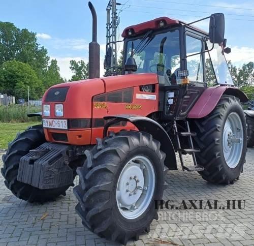 MTZ 1221.3 Traktoren