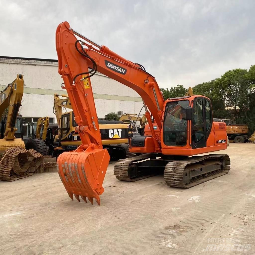 Doosan DX 140 LC Raupenbagger