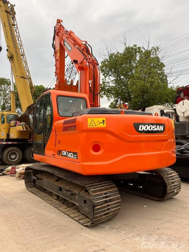 Doosan DX 140 LC Raupenbagger