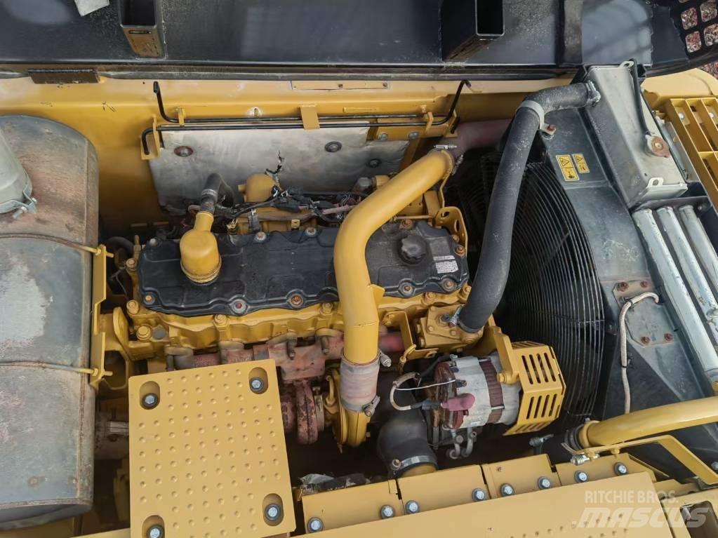 CAT 325 D2 Raupenbagger