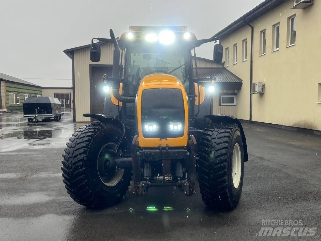 Valtra M 150-4 Traktoren