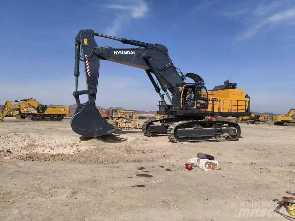 Hyundai HX1250 Raupenbagger