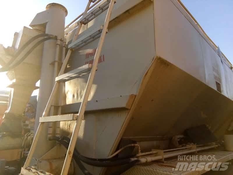 Mack R 600 Kipper