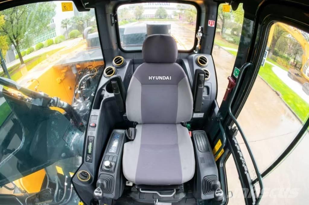 Hyundai HX 220 L Raupenbagger