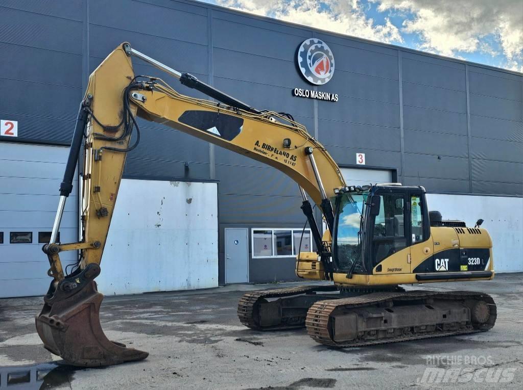 CAT 323 D L Raupenbagger