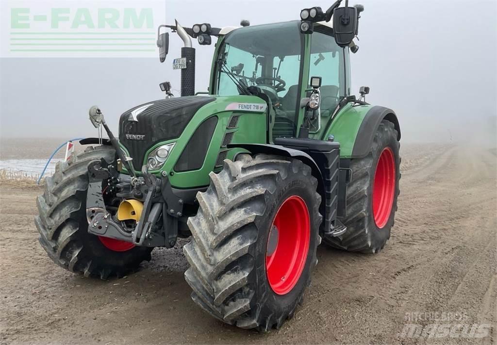 Fendt Vario 718 Traktoren