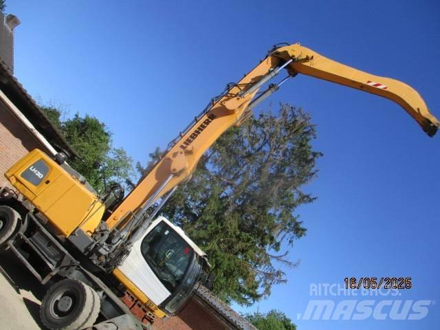 Liebherr LH 30 M Materialumschlag