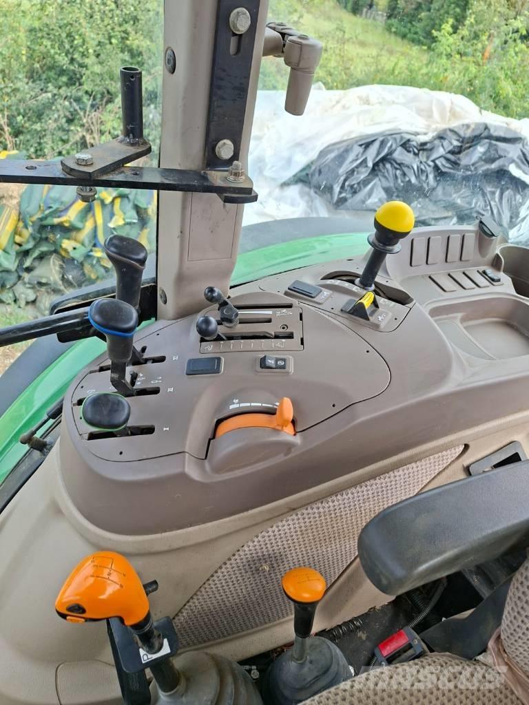 John Deere 5115M Traktoren