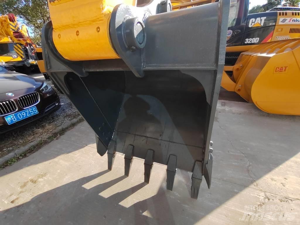 Hyundai 220LC-9S Raupenbagger