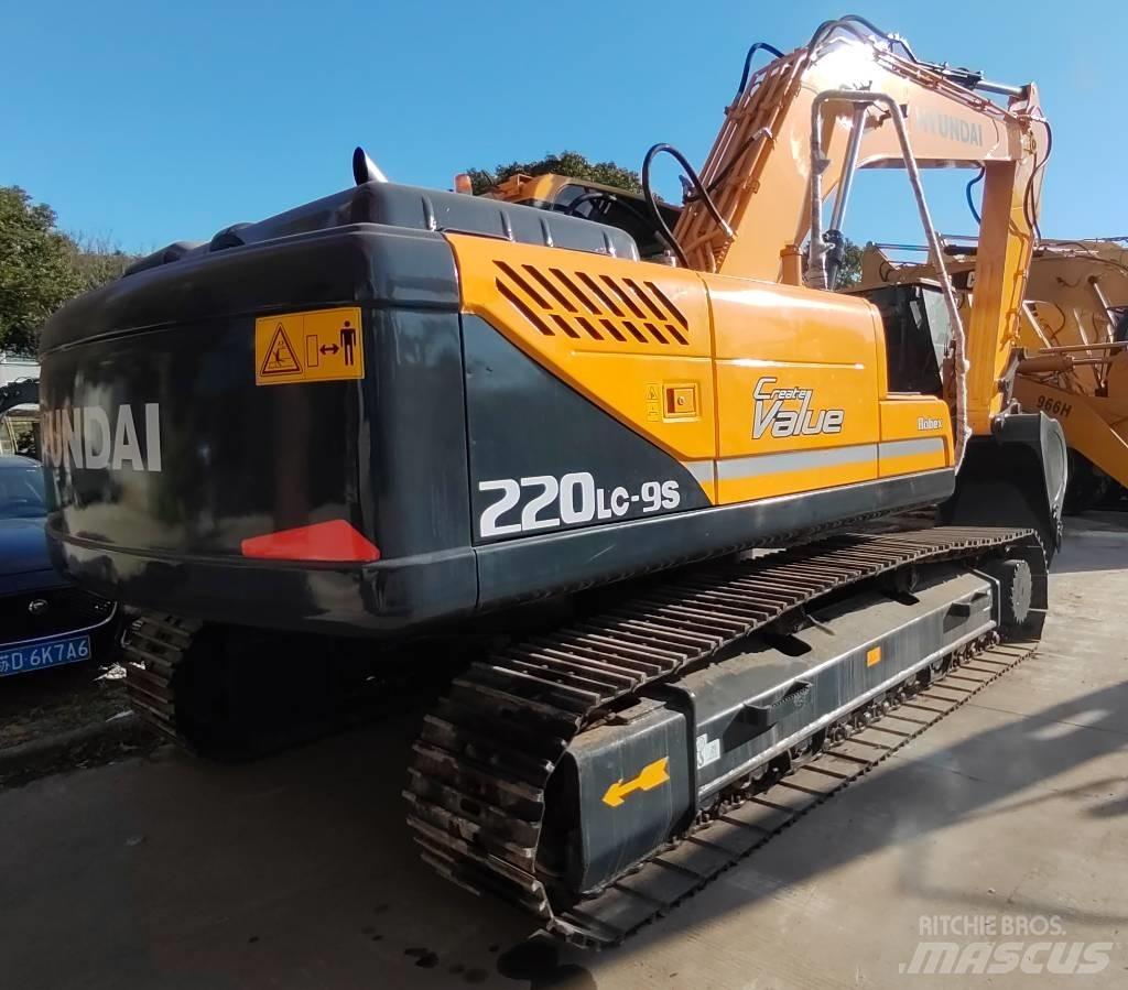 Hyundai 220LC-9S Raupenbagger