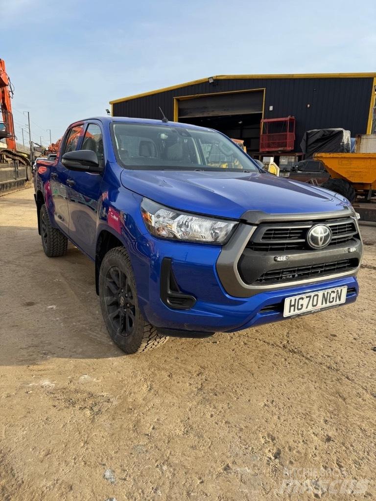 Toyota Hilux Active Pickup/Pritschenwagen