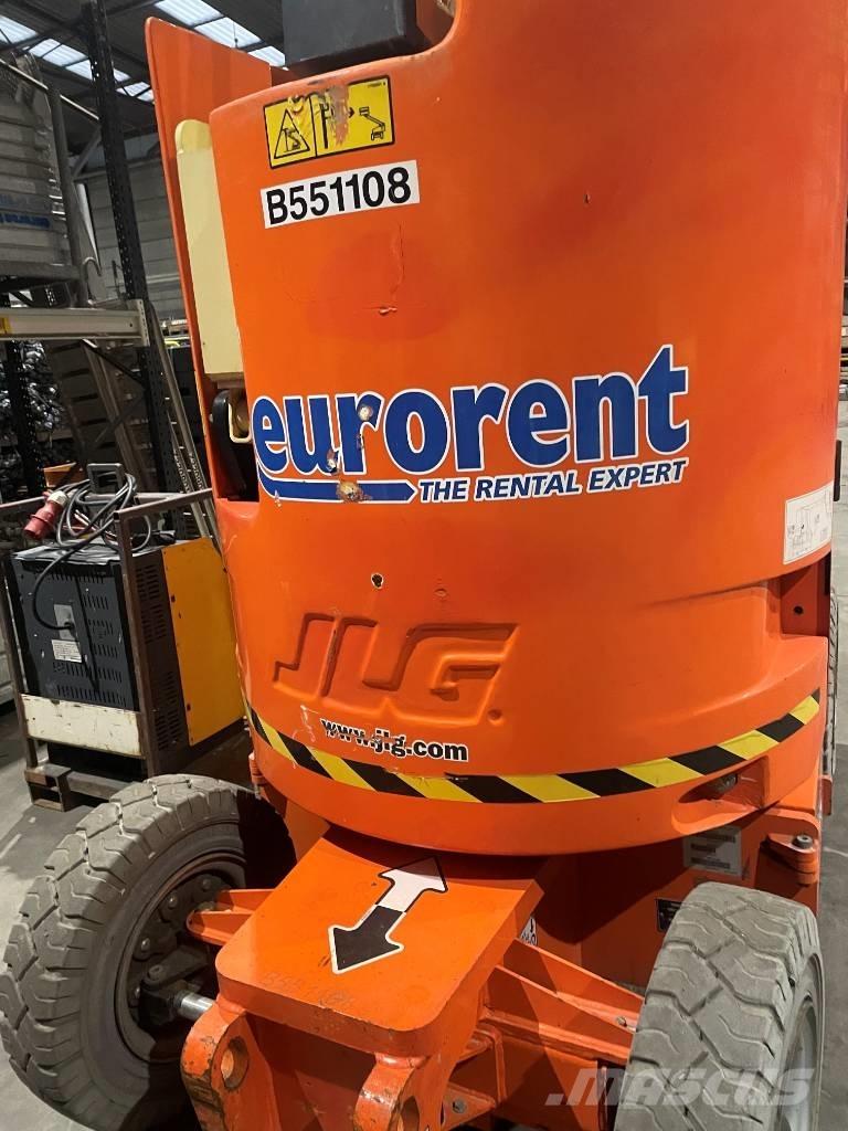 JLG E 300 AJP Scheren-Arbeitsbühnen