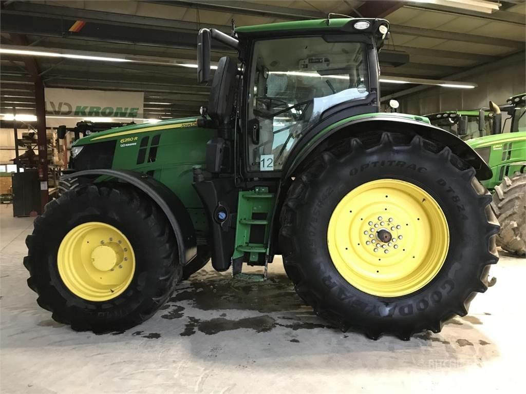 John Deere 6250R Traktoren