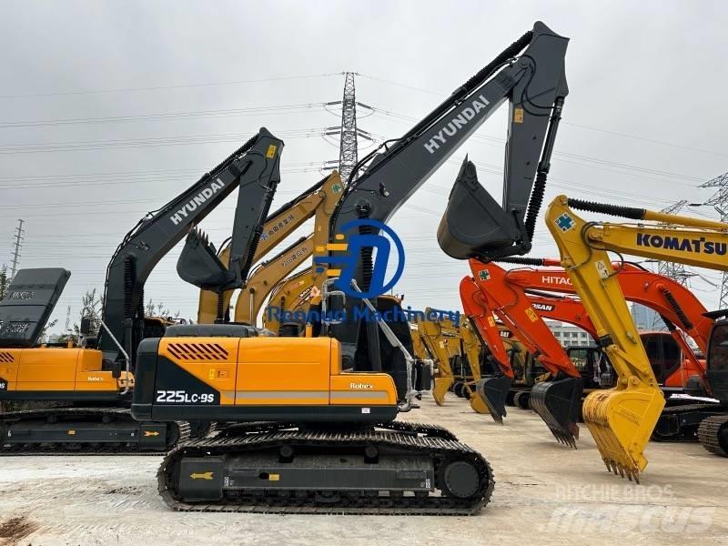 Hyundai 225LC-9S Raupenbagger