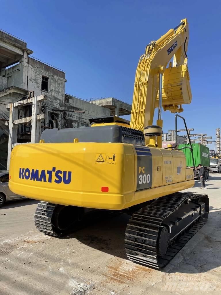 Komatsu PC300-7 Raupenbagger