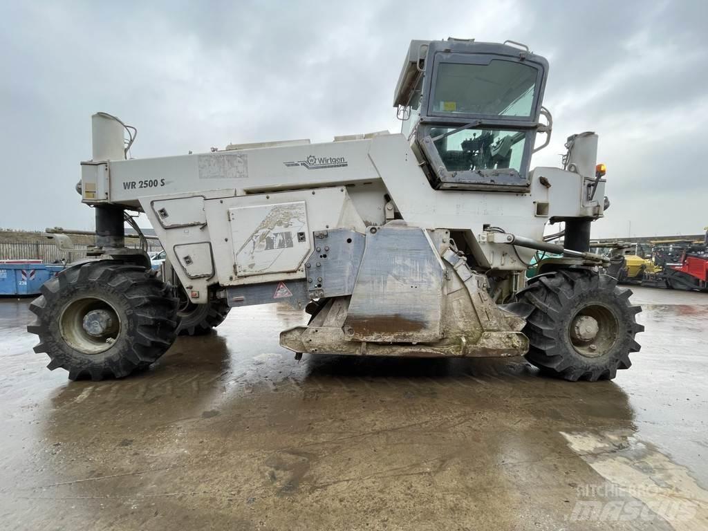 Wirtgen WR 2500S Asphalt-Recycler