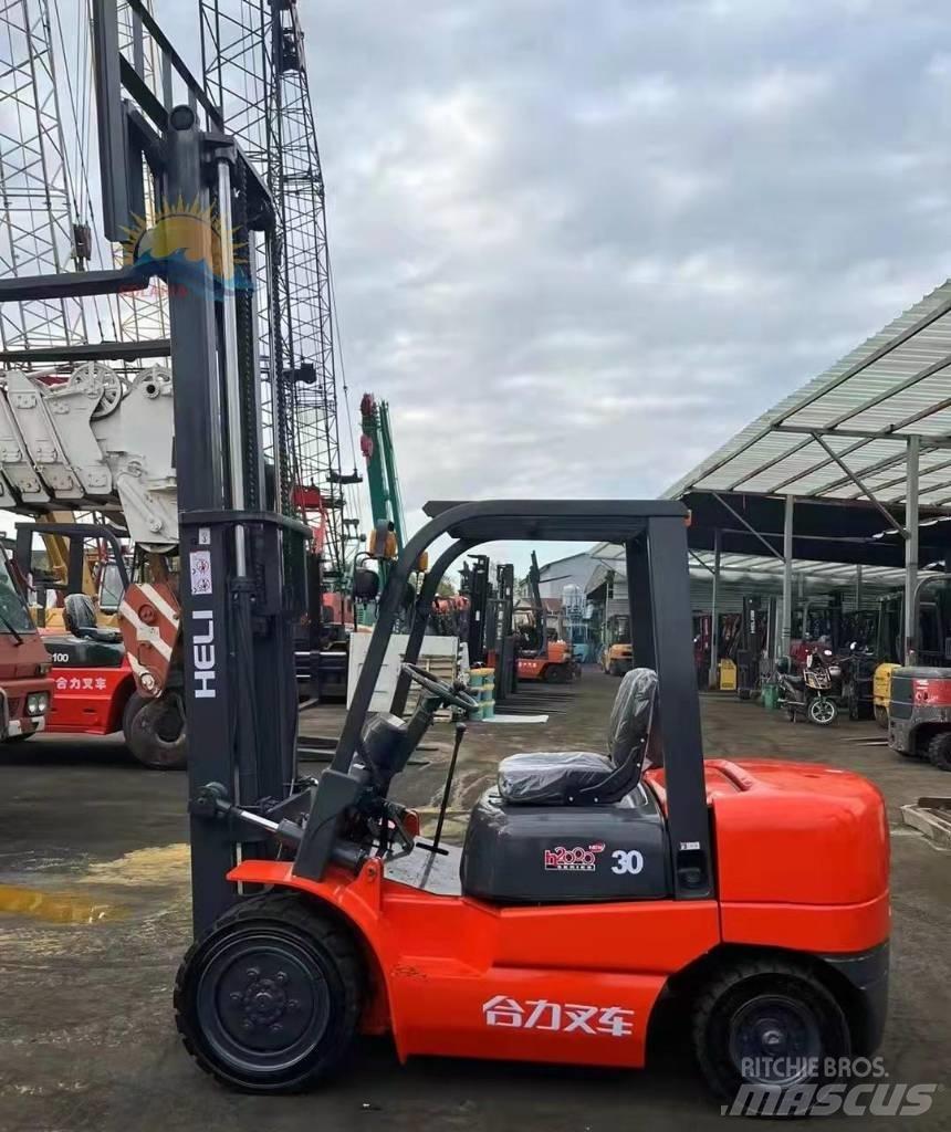 Heli CPCD 30 Diesel heftrucks