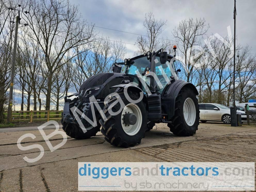 Valtra T 154 Traktoren