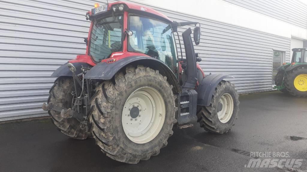 Valtra N 154 Traktoren