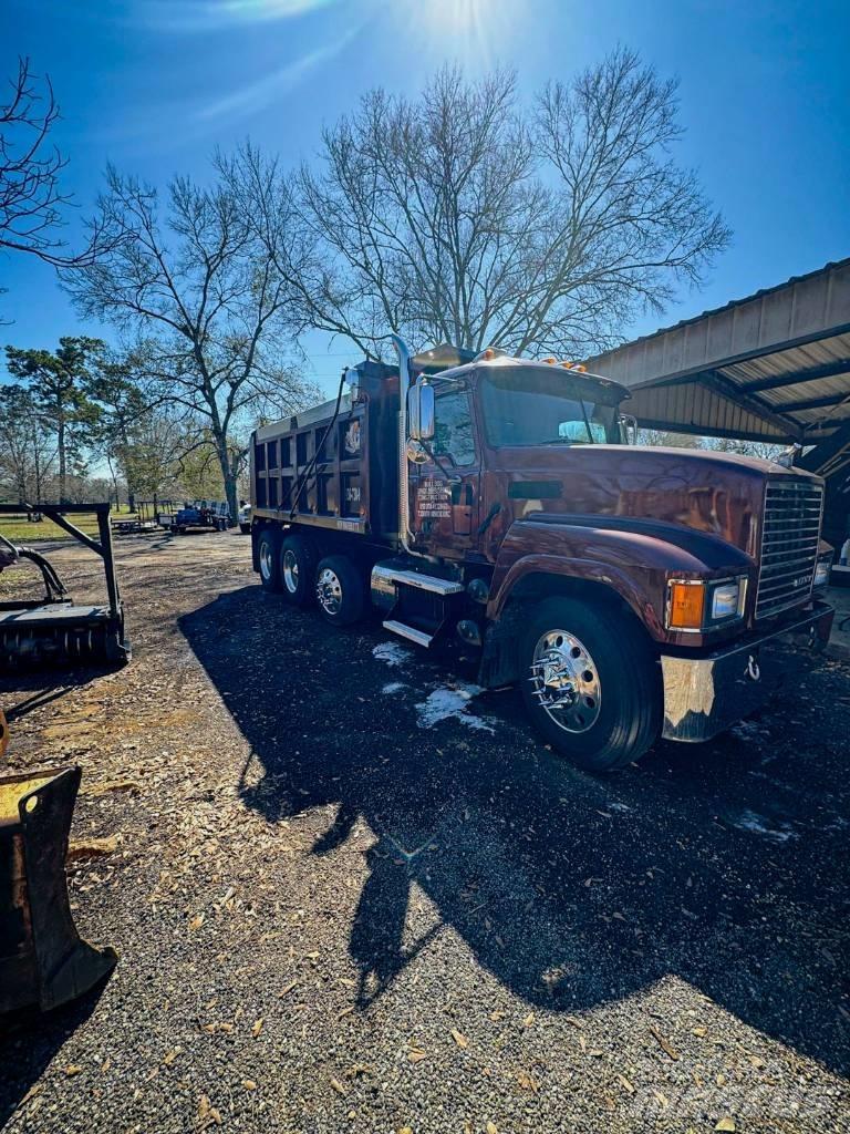Mack CHU600 Kipper