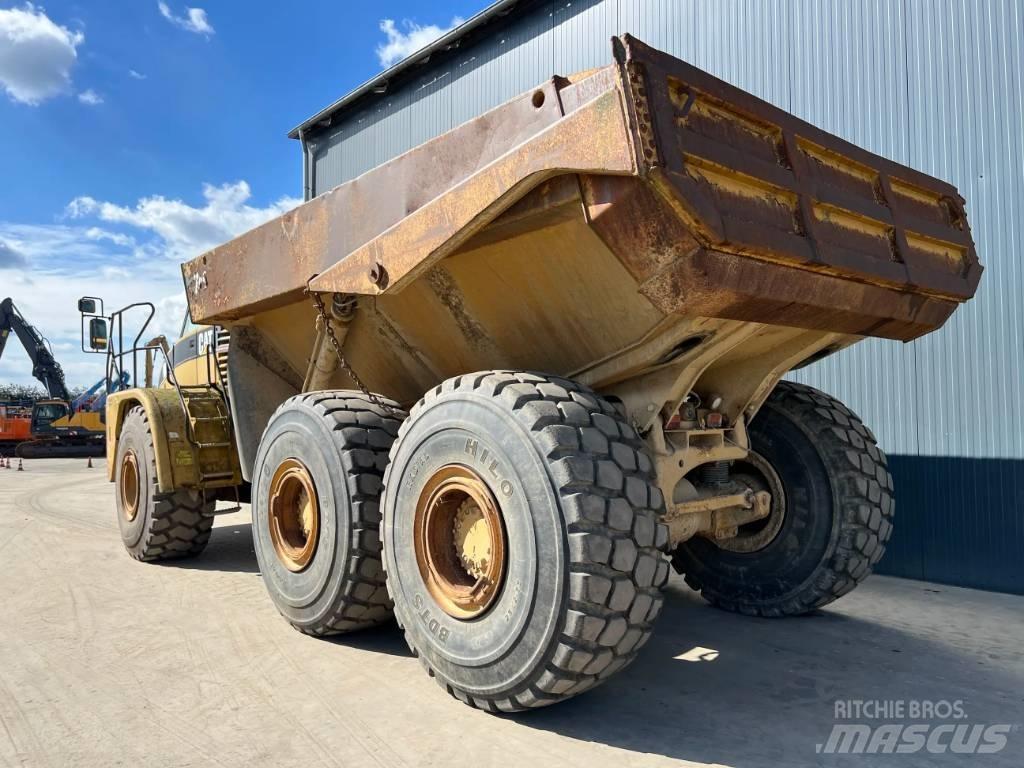CAT 740 Dumper - Knickgelenk