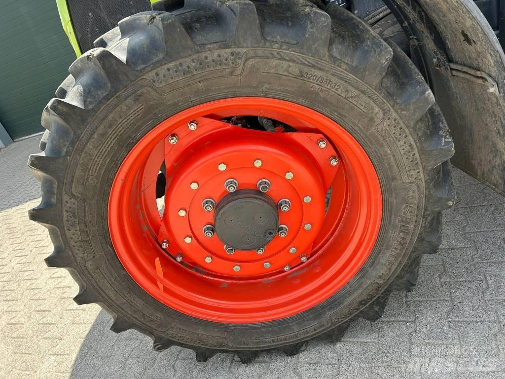 CLAAS Arion 410 Traktoren